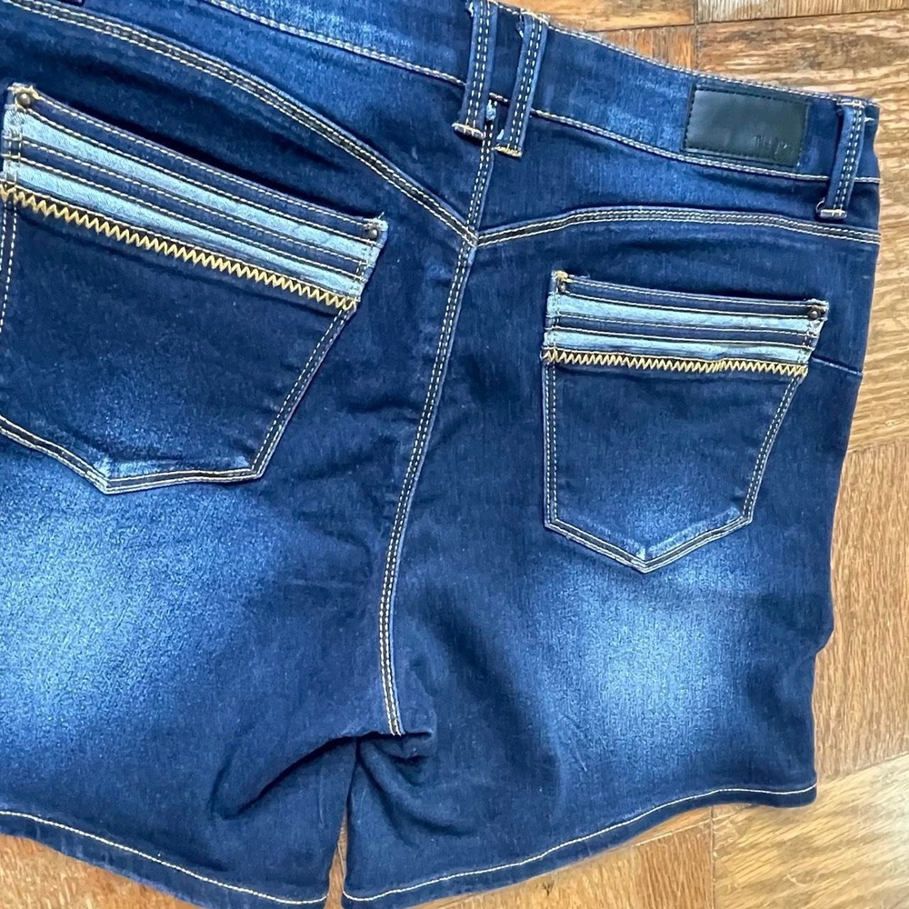 New THORN size 12 Navy blue denim mid-rise shorts with yellow stitching - Picture 7 of 7